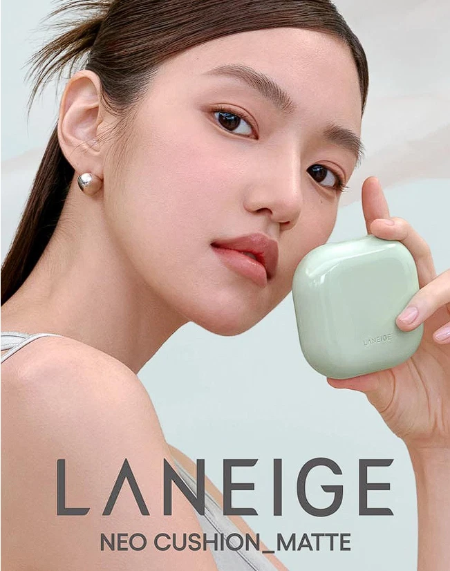 Laneige Neo Cushion Matte Foundation 15g + 15gRefill Set Korean Semi-Matte SPF - Image 3 of 4