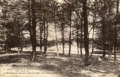 ARCON Le Rocher de Rochefort La Maison des Gardes dans les Bois de la Madeleine