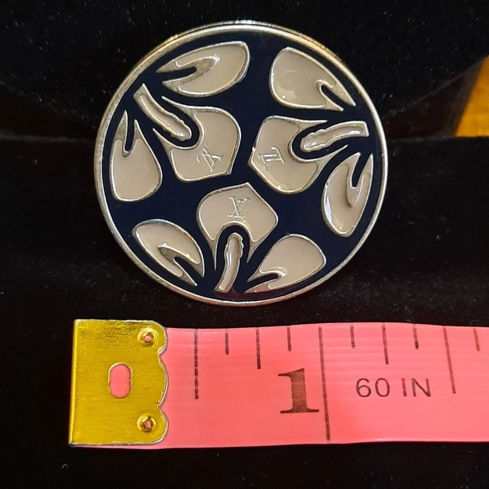 VERY RARE Louis Vuitton Hibiscus Button PIN BROOCH LV Logo Enamel Black Antique  - Image 2 of 4