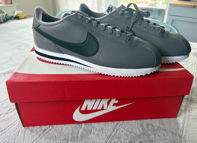 Nike Cortez Basic Leather Gunsmoke Black 819719-004 Men 10 Women 11.5 NIB