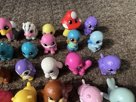 (35) Squinkies Hatchimals Teenie Genies Mini Figure Lot Blind Bag