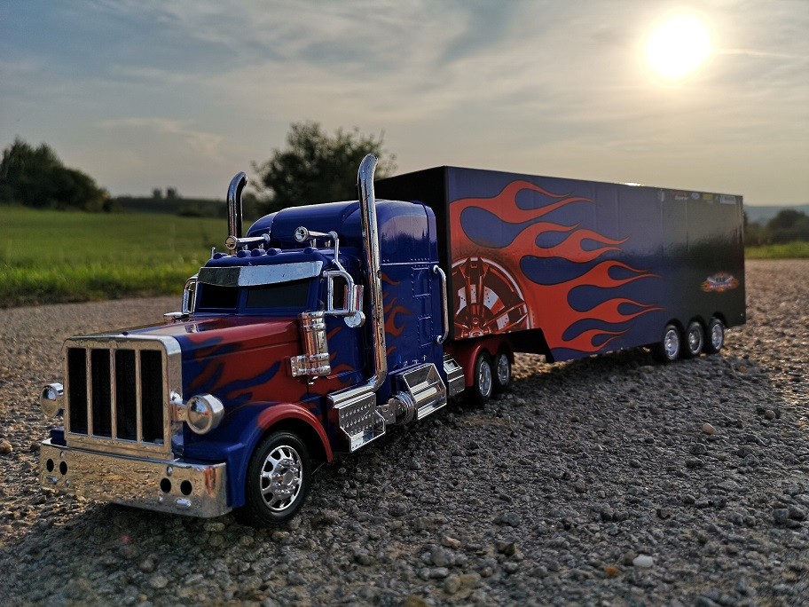 Ferngesteuerte Lkw Mit Anhanger