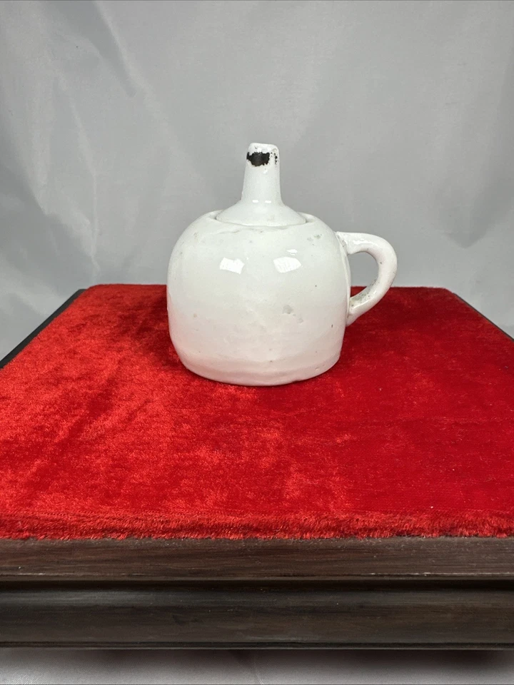 Bonita lámpara de aceite de porcelana coreana de principios del siglo XX con interesante defecto de disparo Foto 3 de 4