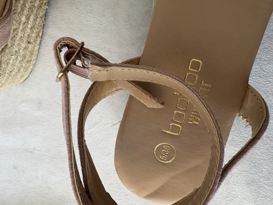 Boohoo Pink Wedge Sandals Size 5 Ankle Strap Women’s  - Image 2 of 4