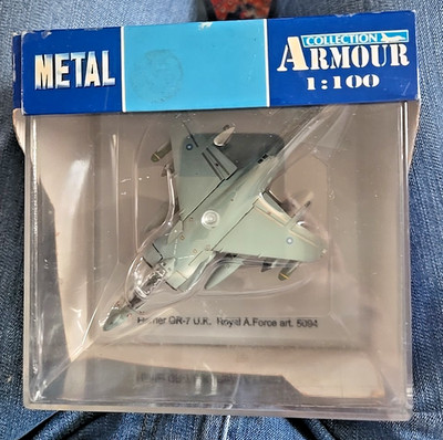 Armour Collection Harrier GR 7 RAF 1:100 Diecast Jet Model Art 5094 w/ Display C