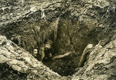 Frankreich 1. Weltkrieg Kriegsfront bei Arras 2 Männer im Schutzgraben altes Foto Meurisse 1915
