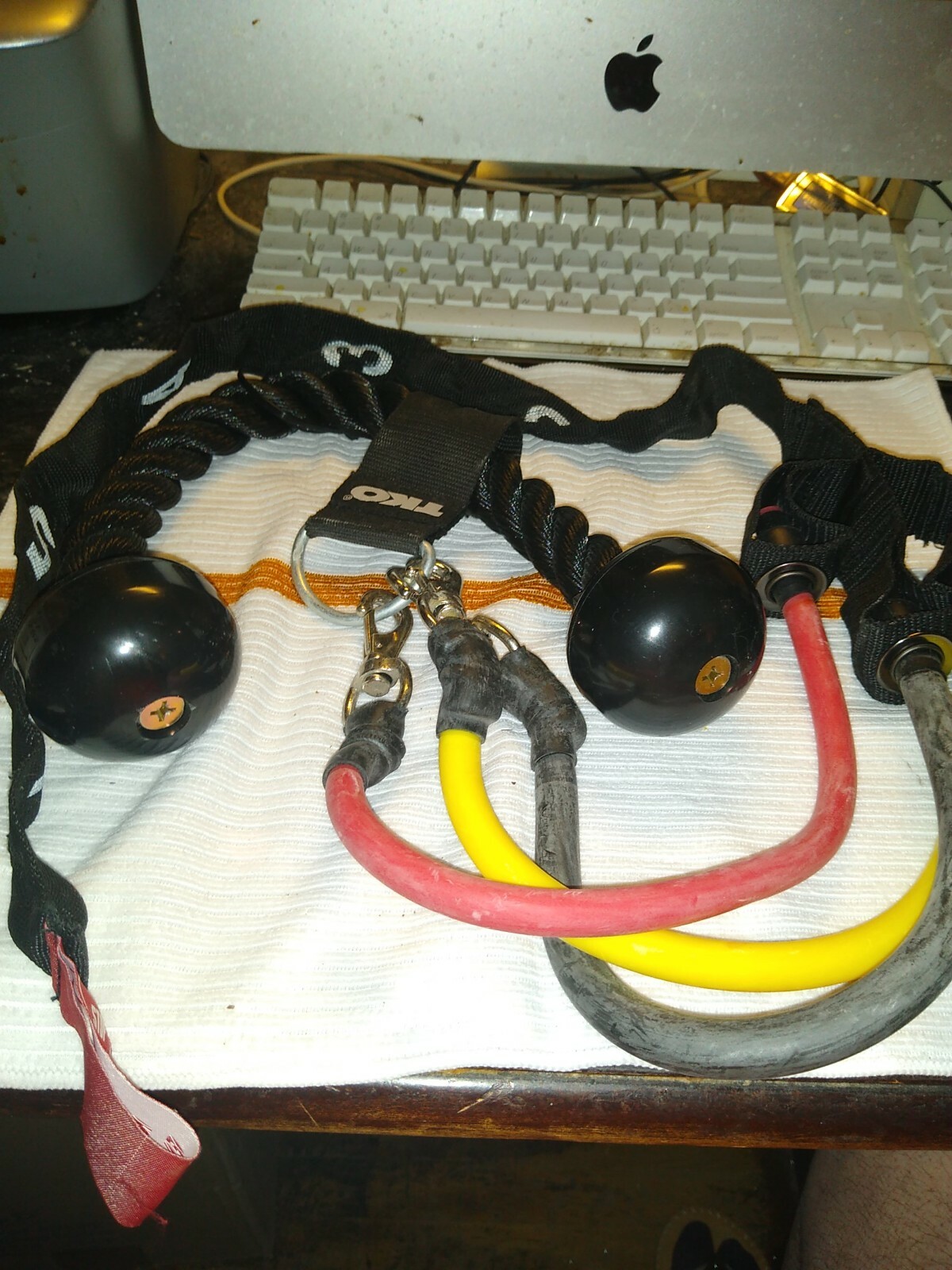 Rubber Resistance Band Set with any pole or anchor with hand pulley