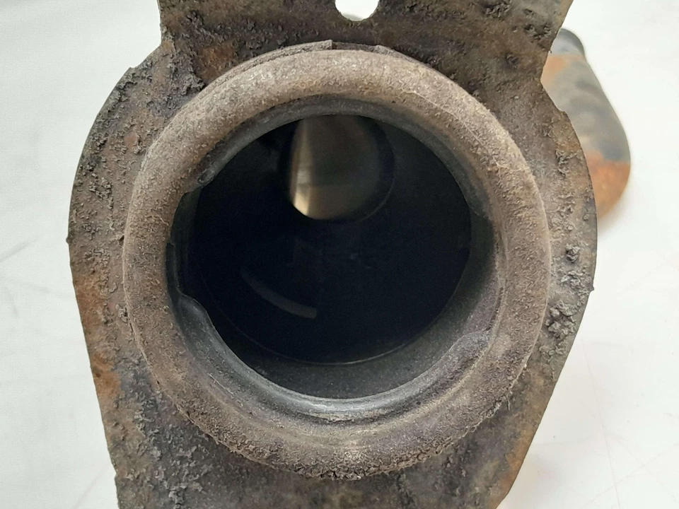 00-03 Dodge Van B1500 B2500 B3500 Conjunto de cuello de llenado de combustible tanque de 35 galones OEM Foto 4 de 4