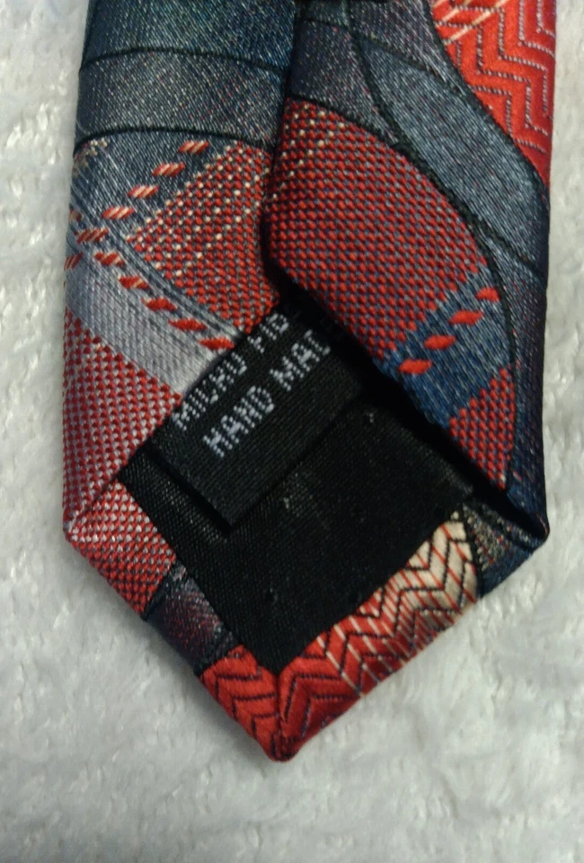 Corbata con pañuelo marca Q (RED LABEL) - roja negra y plateada modelo #617-D... Foto 3 de 4