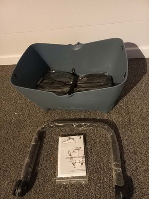Basil Buddy Dog Bike Basket - NEW - (Broken handle)