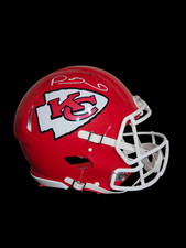 Patrick Mahomes Signed Kansas City Chiefs Authentic f/s PRO Helmet BAS WITNESS