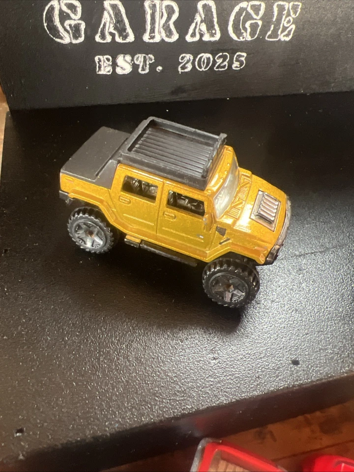 Hot Wheels Hummer H2 SUT from 2008 New Models Gold Variant - Image 3 of 4