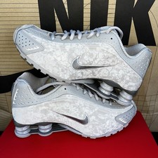 NEW Nike Shox R4 Tan Flat Pewter Floral NBY HV0934-001 Women Size 6