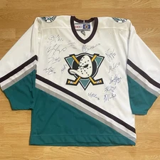 2000-01 Anaheim Mighty Ducks Team Signed Autograph Jersey JS Giguère Paul Kariya