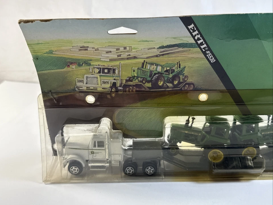 1/64 JOHN DEERE 4450 EQUIPMENT HAULING SET NIB Mack truck/1984 vintage - Image 2 of 4
