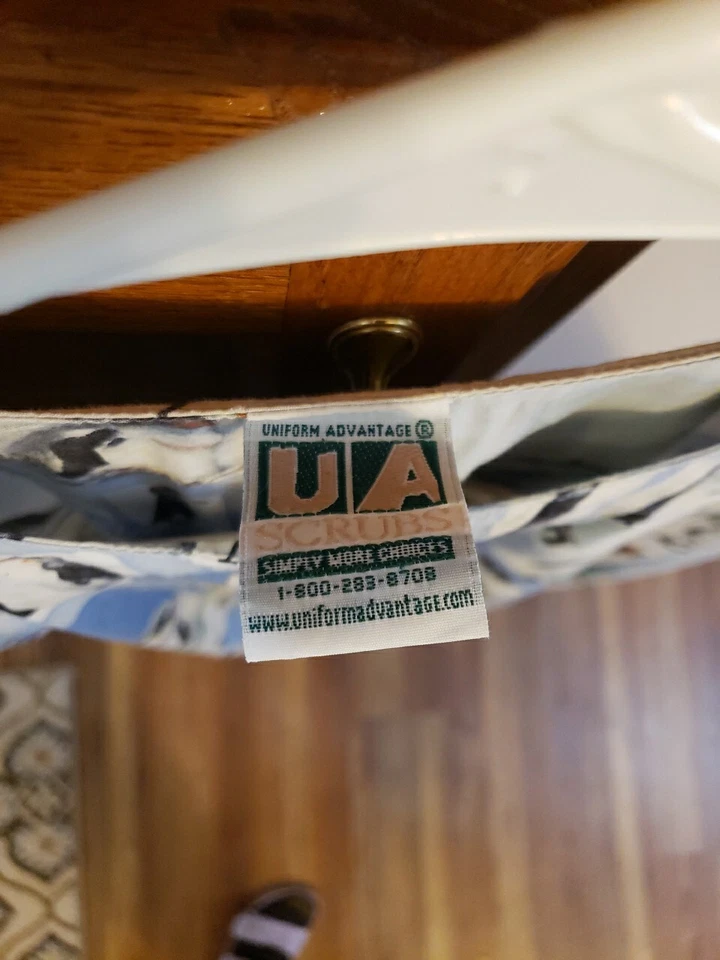 Conjunto Exfoliante U A 2 Piezas Pingüinos Medianos Top y Abrigo de Laboratorio Foto 3 de 4