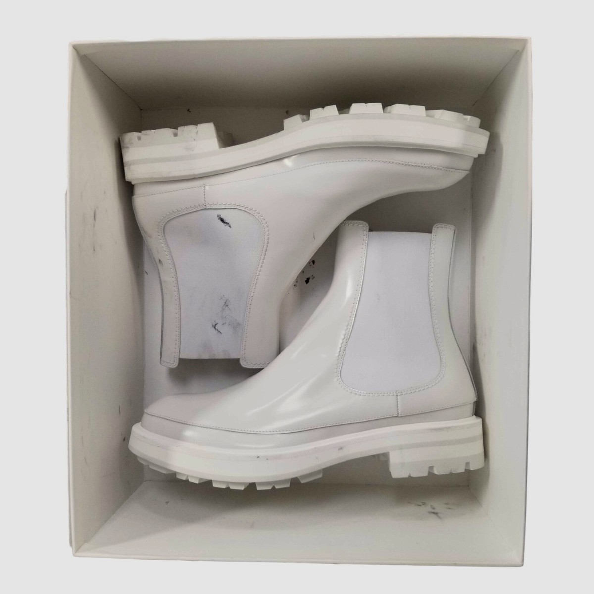 $1151 Alexander McQueen Men\'s White Tonal Leather Chelsea Boot Shoes Size 42 Alexander McQueen White Leather Tread Slick Boots Size 41 EU main image 2