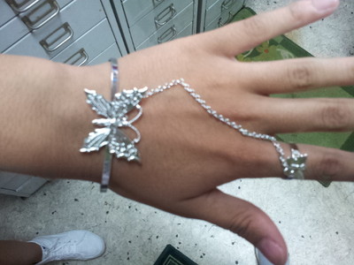 Hand Kiss Jewelry BUTTERFLY Bath Silver KISS HAND Hard Bracelet