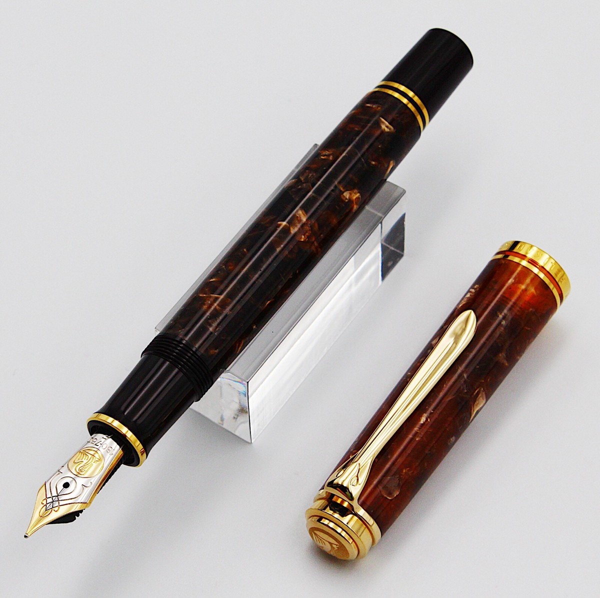 筆記具 Pelikan Souveran M800 Renaissance-brown Pelikan Souverän® M800 Renaissance Brown - Special Edition