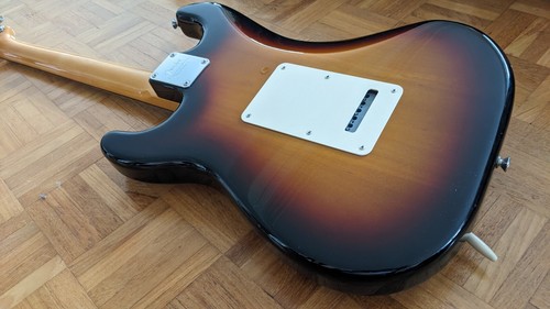2009 FENDER CLASSIC PLAYER 60'S STRATOCASTER, 3 TONE SUNBURST, LOVELY CONDITION - Picture 8 of 10