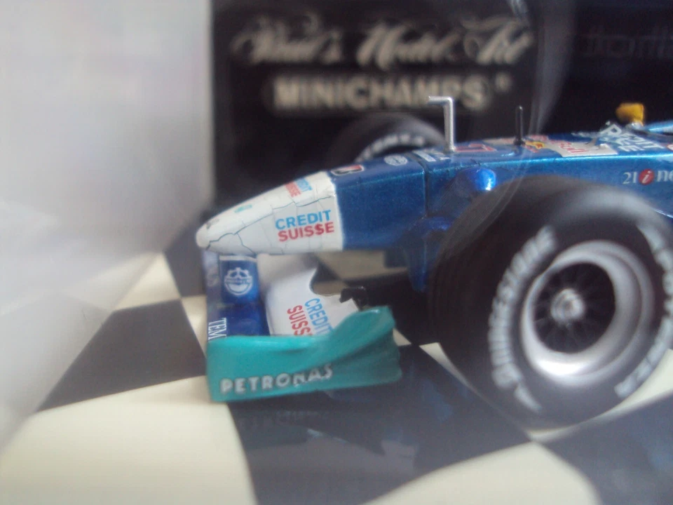 F1 1/43 Red Bull Sauber Petronas C20 - 2001 K. Raikkonen Minichamps - Immagine 2 di 4