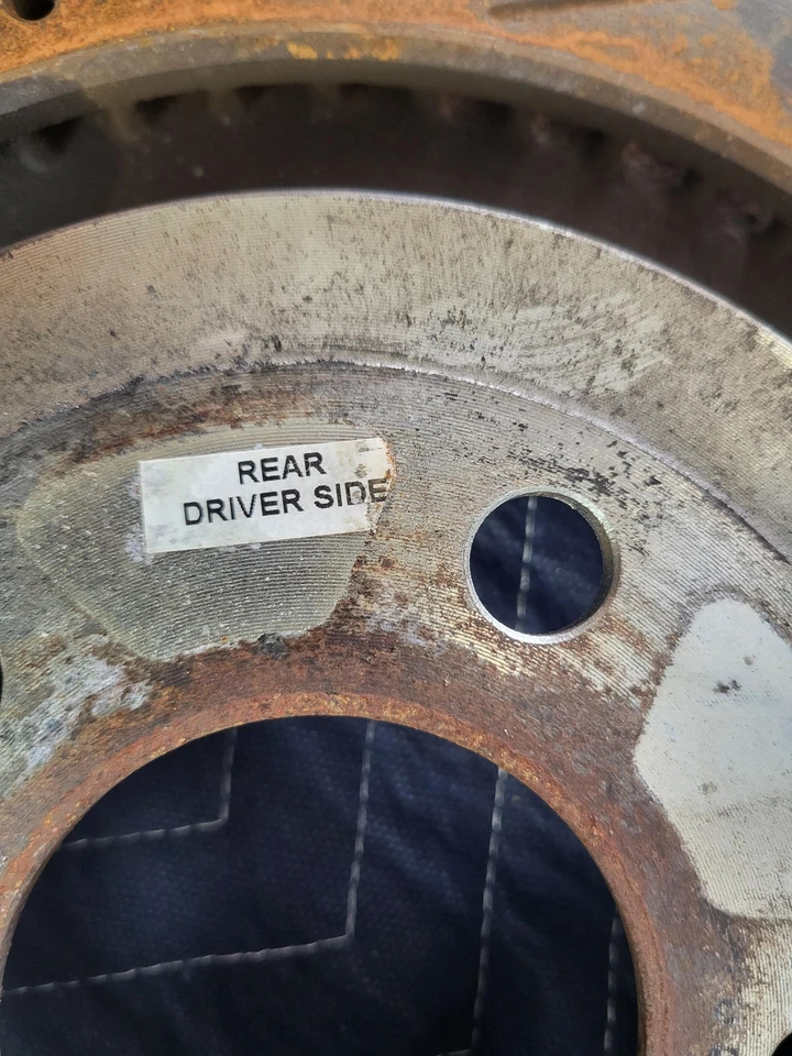 Juego de 2 discos de rotor de freno trasero 36 k millas usados OEM 2019 Ford Mustang 15-23 Foto 4 de 4