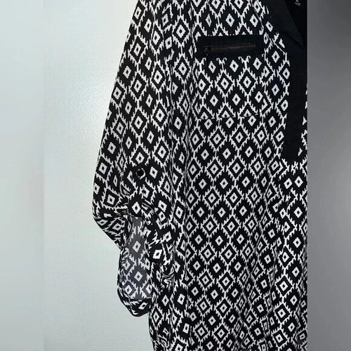 My Michelle Black and White Tribal Print Mesh Long Sleeve Blouse, Size XL Womens - Picture 2 of 4