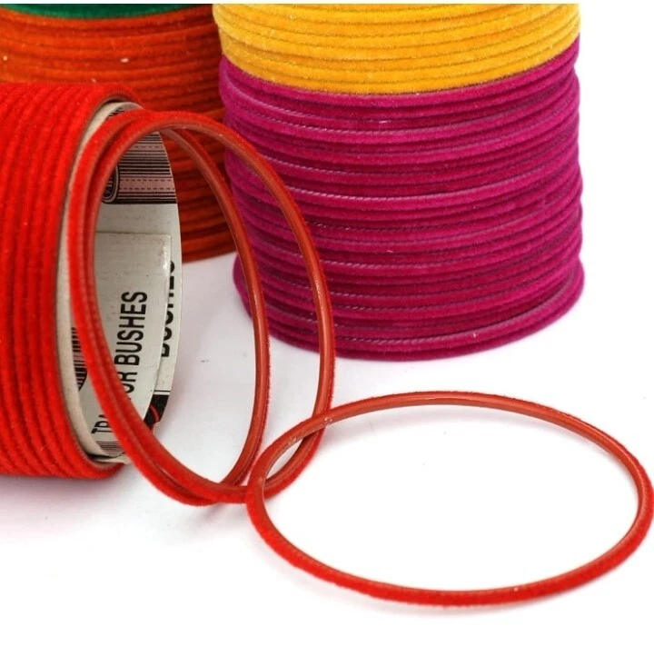 Venta al por mayor Caja de brazaletes de metal de terciopelo, juego de 144 brazaletes en buena calidad Foto 4 de 4