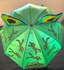 CHILDRENS NO PINCH FROG UMBRELLA