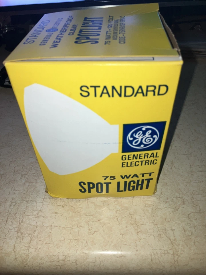 Vintage - GE - Weatherproof Clear Spotlight Bulb - 75par /sp 75w Standard USA - Image 4 of 4