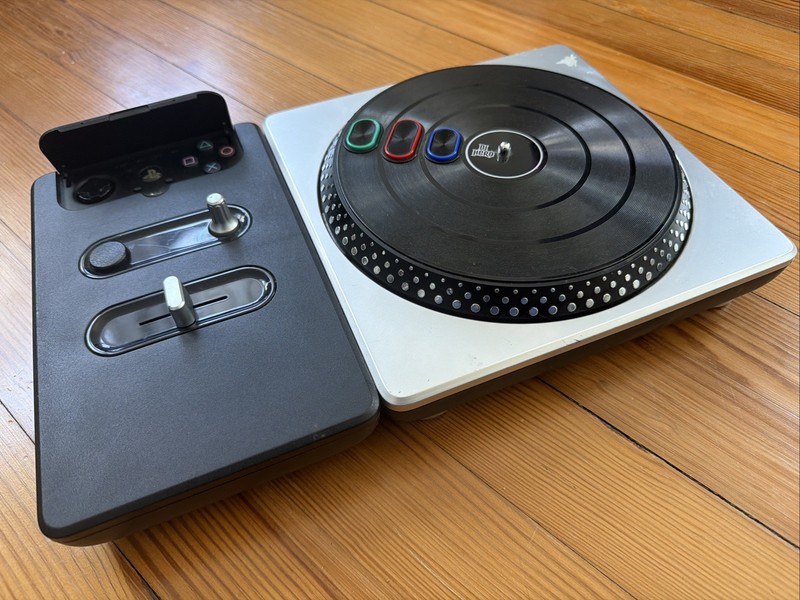 DJ Hero Wireless Turntable Controller For PlayStation No Dongle