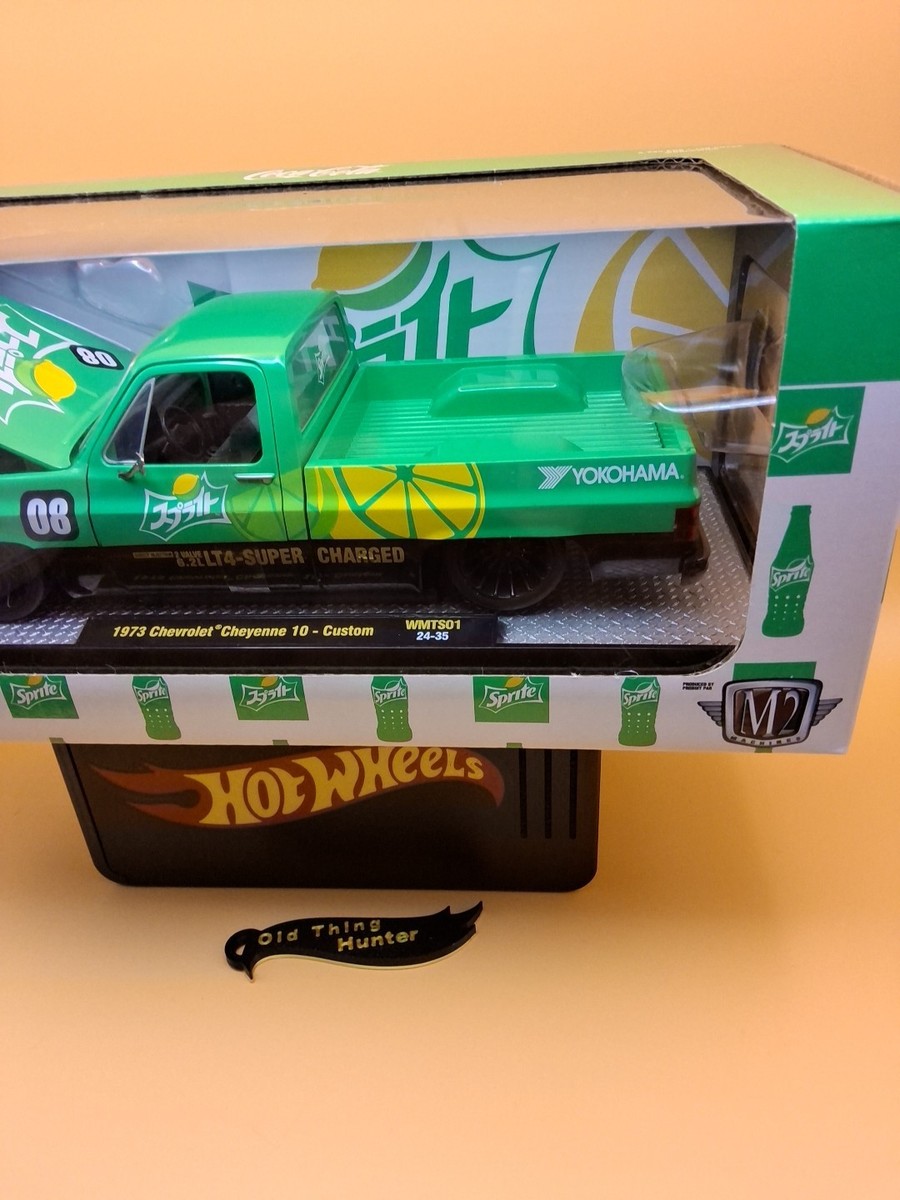 Miniatura Carro Chevrolet Cheyenne c/ Pano (1973) - Customizado e Miniatura Carro Chevrolet Cheyenne c/ Pano (1973) - Customizado e