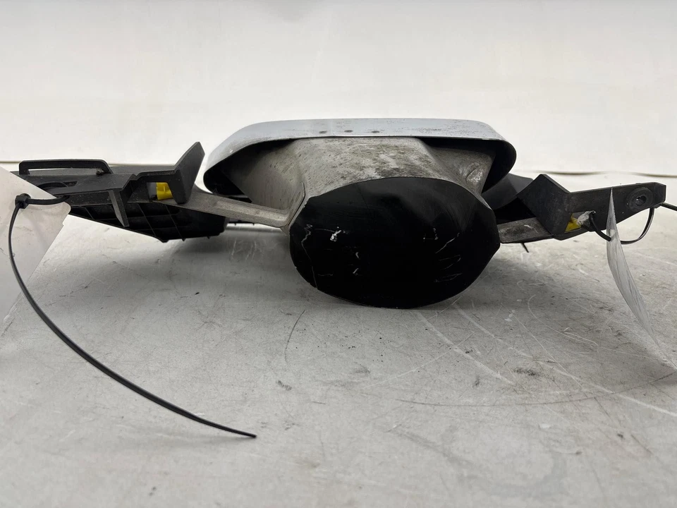 2018 AUDI A4 Avant S4 quattro Trim For Exhaust Tail Pipe right 8W0253826E - Image 4 of 4