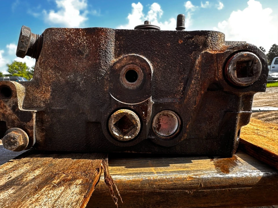 07-10 DODGE RAM 2500 3500 6.7 CUMMINS CABEÇA DE CILINDRO USADA BOA FABRICANTE DE EQUIPAMENTO ORIGINAL 4931647 - Imagem 4 de 4