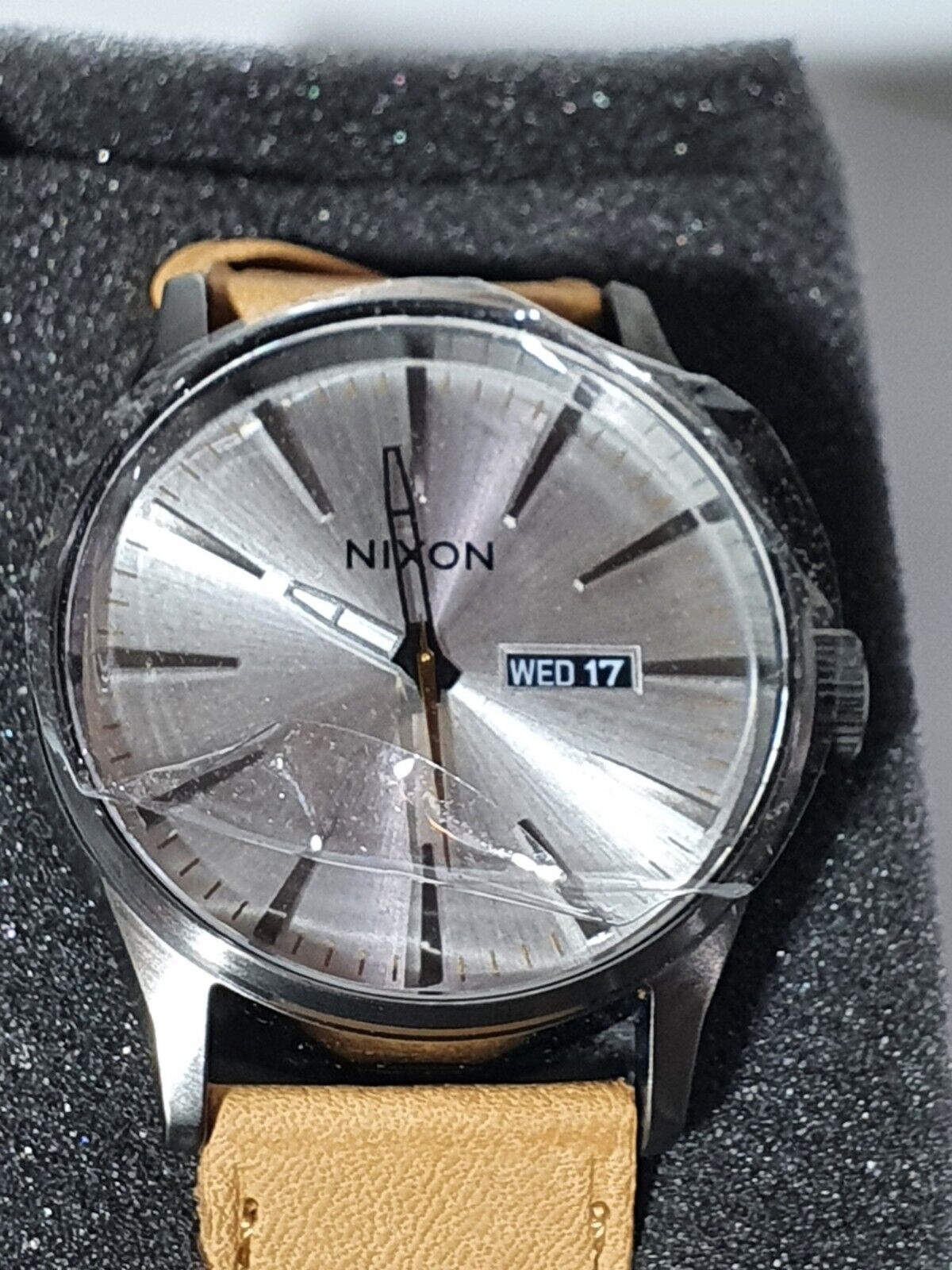 Nixon Unisex Adult Analogue Quartz Watch with Leather Strap A105-2741-00