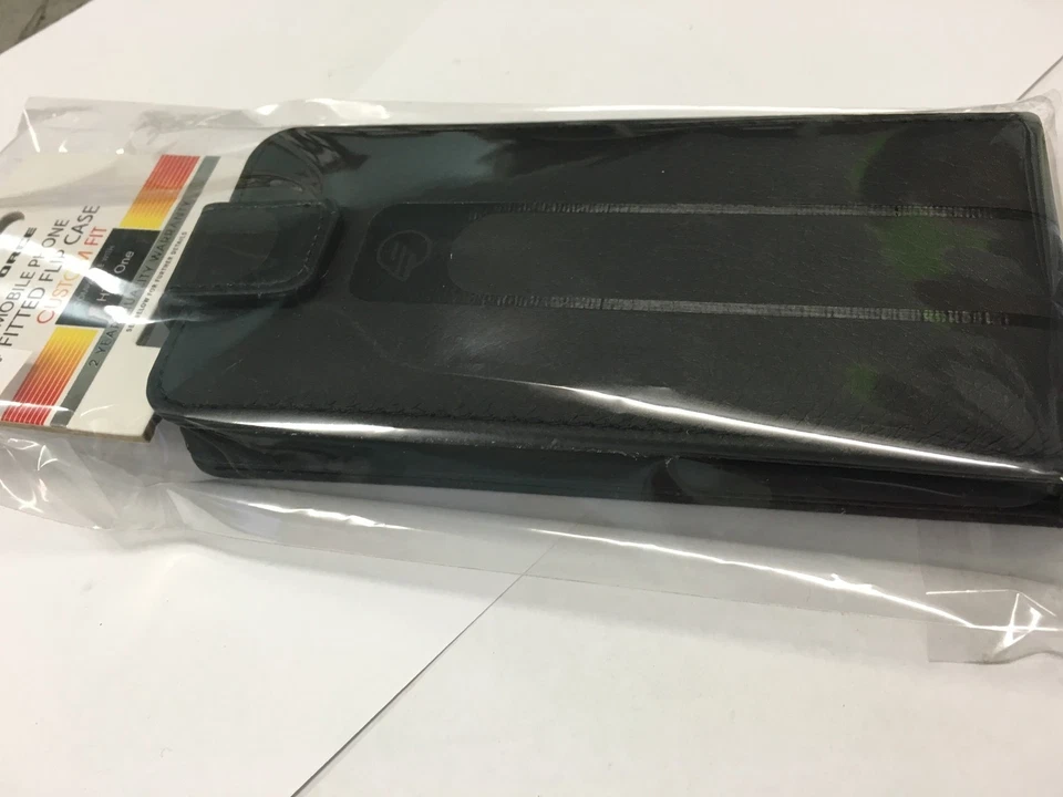 HTC ONE 4G Fitted Leather Flip Case - Black FOCL4HC406BLA Brand New in packaging - Image 4 of 4