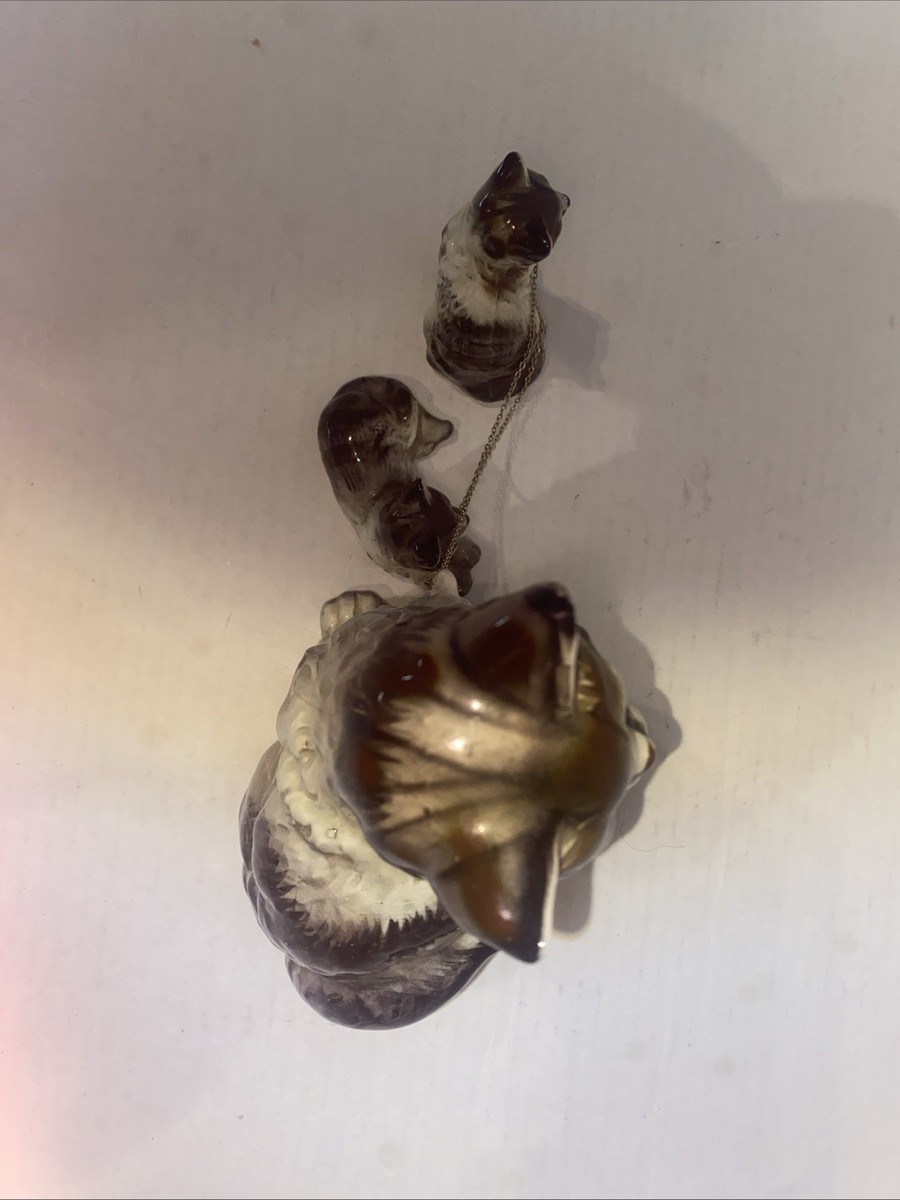 Porcelain Ceramic Mama Cat with 2 Baby Kittens Chained Family Grey