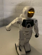 POWERS ON SILVERLIT 2002 ACTION GO PROGRAMMABLE WALKING ROBOT OBSTACLE SENSE