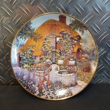 Very Collectable Limited Edition Wishing Well Cottage Plate by Lilliput Lane 