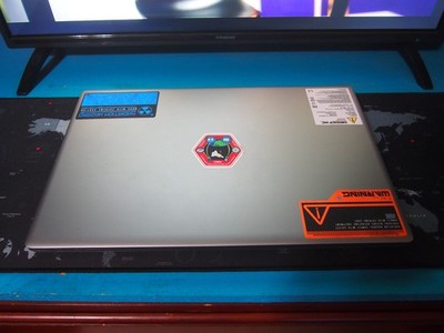 Dell Precision 7750 I9-10885H RTX QUADRO 4000 (Read)