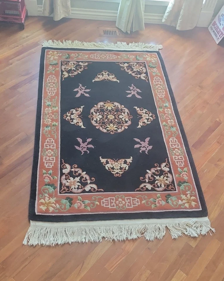VTG CHINESE ART DECO BLACK FLORAL BORDERED MEDALLION 4 × 6 WOOL RUG 48 × 74 IN  - Image 3 of 4