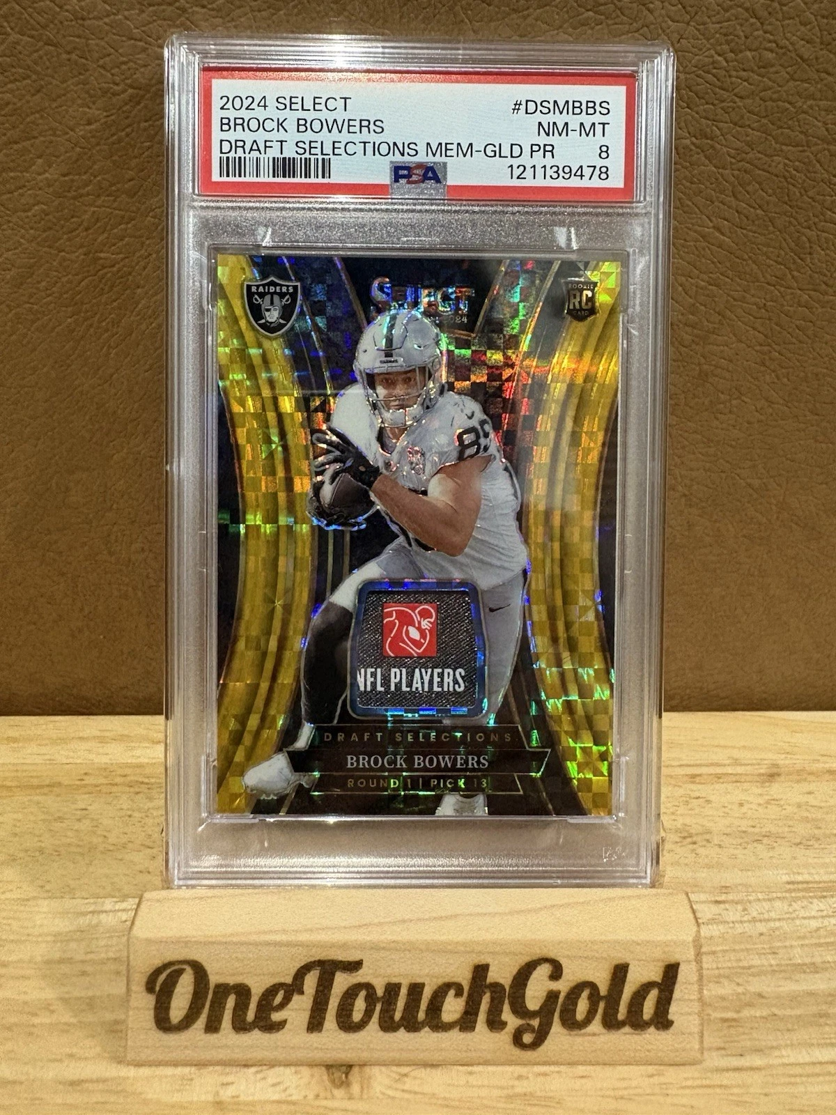 Brock Bowers Panini Select Draft Selections Memorabilia #DSMBBS Gold Prizm