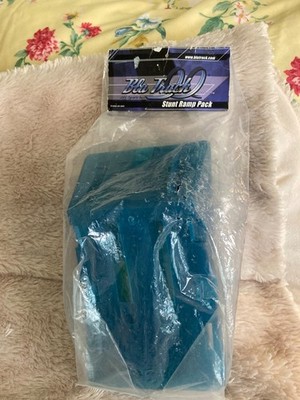 blu track stunt ramp pack