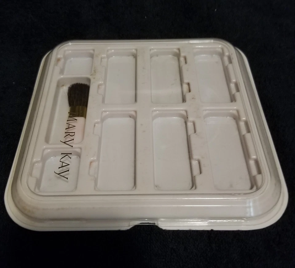 Vintage Light Pink Color Mary Kay Glamour Refill Display Tray for Make Up --Used - Image 3 of 4