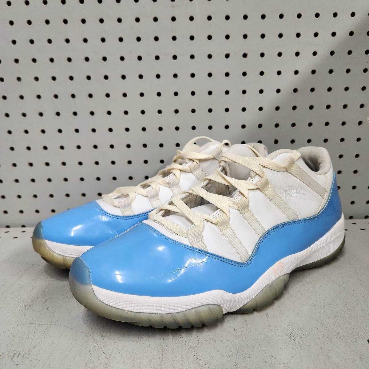 2017 NIKE AIR JORDAN 11 LOW UNC SZ 14 528895 106 BASKETBALL