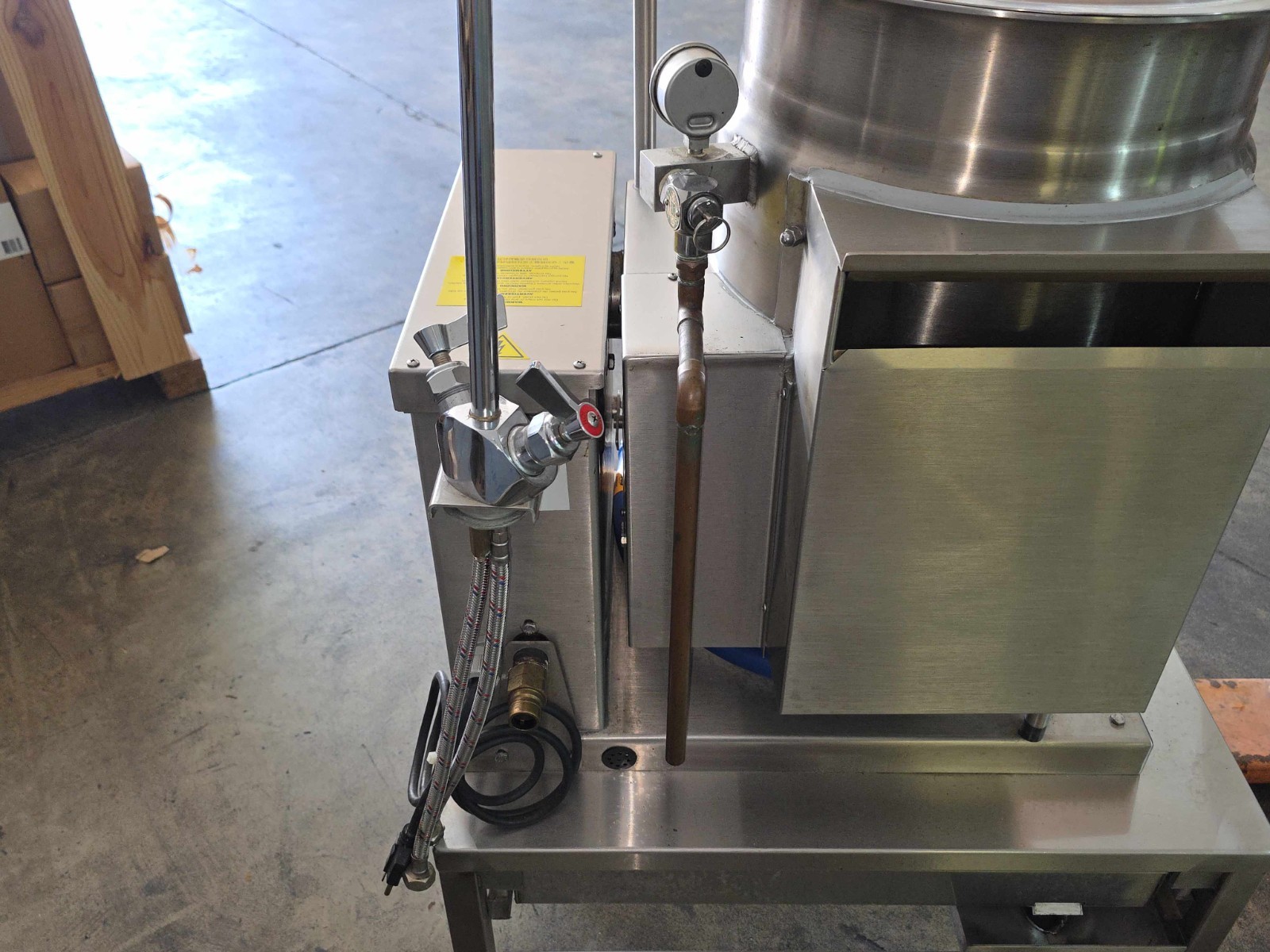 6004 New Test - Cleveland Gas Tilt Kettle 6 Gallon with Stand Faucet, KGT-6-T