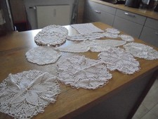 12 Stück Deckchen - Dekoartikel weiß/creme verschiedene Größen