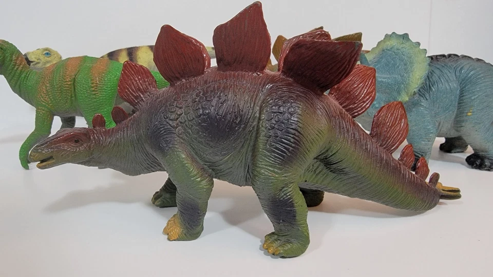 TM 2000 Lot of 5 Dinosaurs Stegosaurus Triceratops Velociraptor Vintage Figures - Image 4 of 4