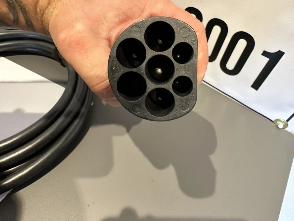 Genuine NEW VW Audi Skoda Charging Cable Public Use 9J1971675 32amp 4.5m - Image 4 of 4