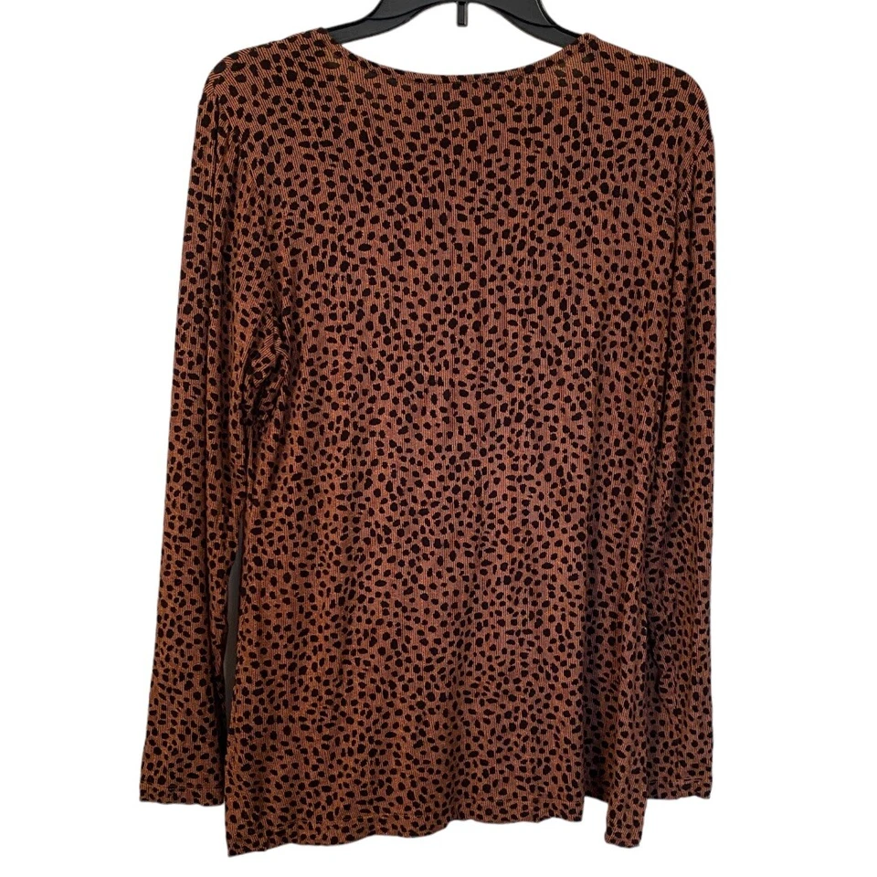 Top para mujer Lisa Rinna Collection talla mediana estampado cuello en V marrón A370178 Foto 2 de 4
